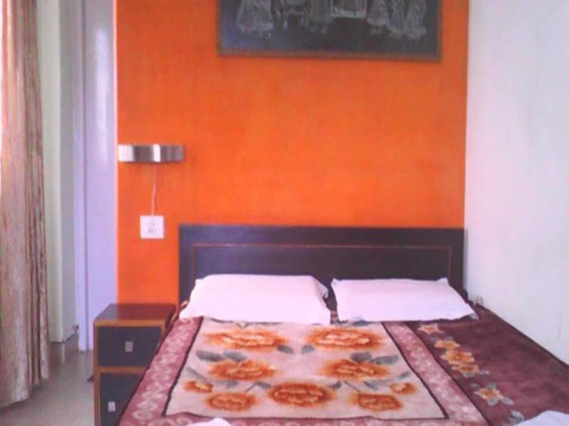 Leela Varanasi