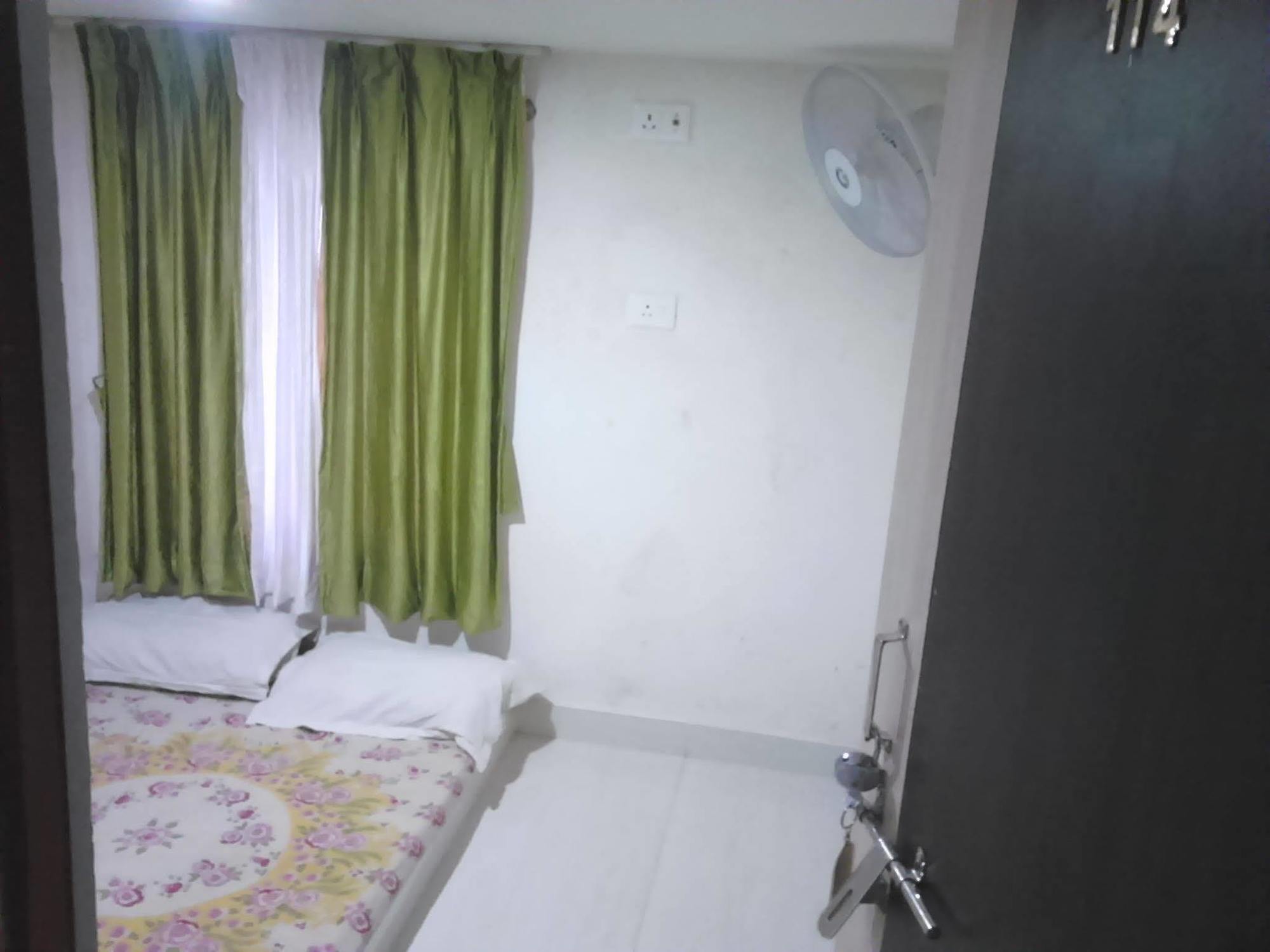 Guest house Leela 3*
